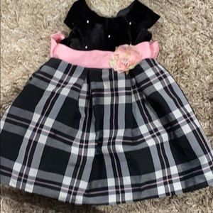Baby girl dress size 24 months guc